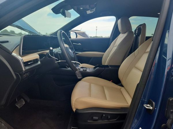 2024 CADILLAC XT4 Luxury