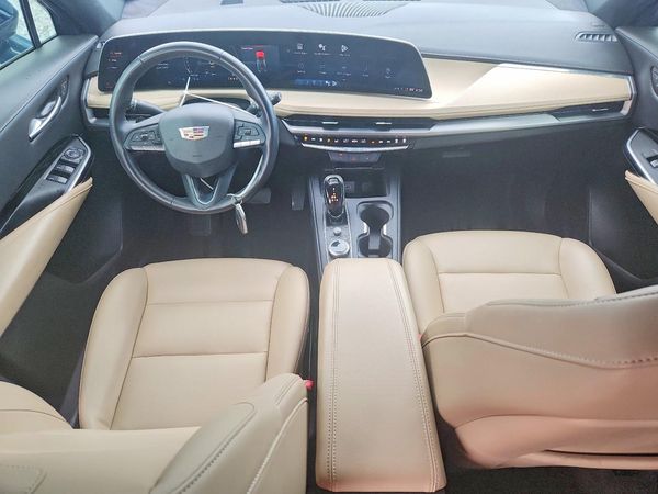 2024 CADILLAC XT4 Luxury