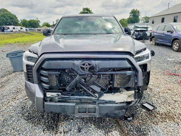 2025 TOYOTA TUNDRA