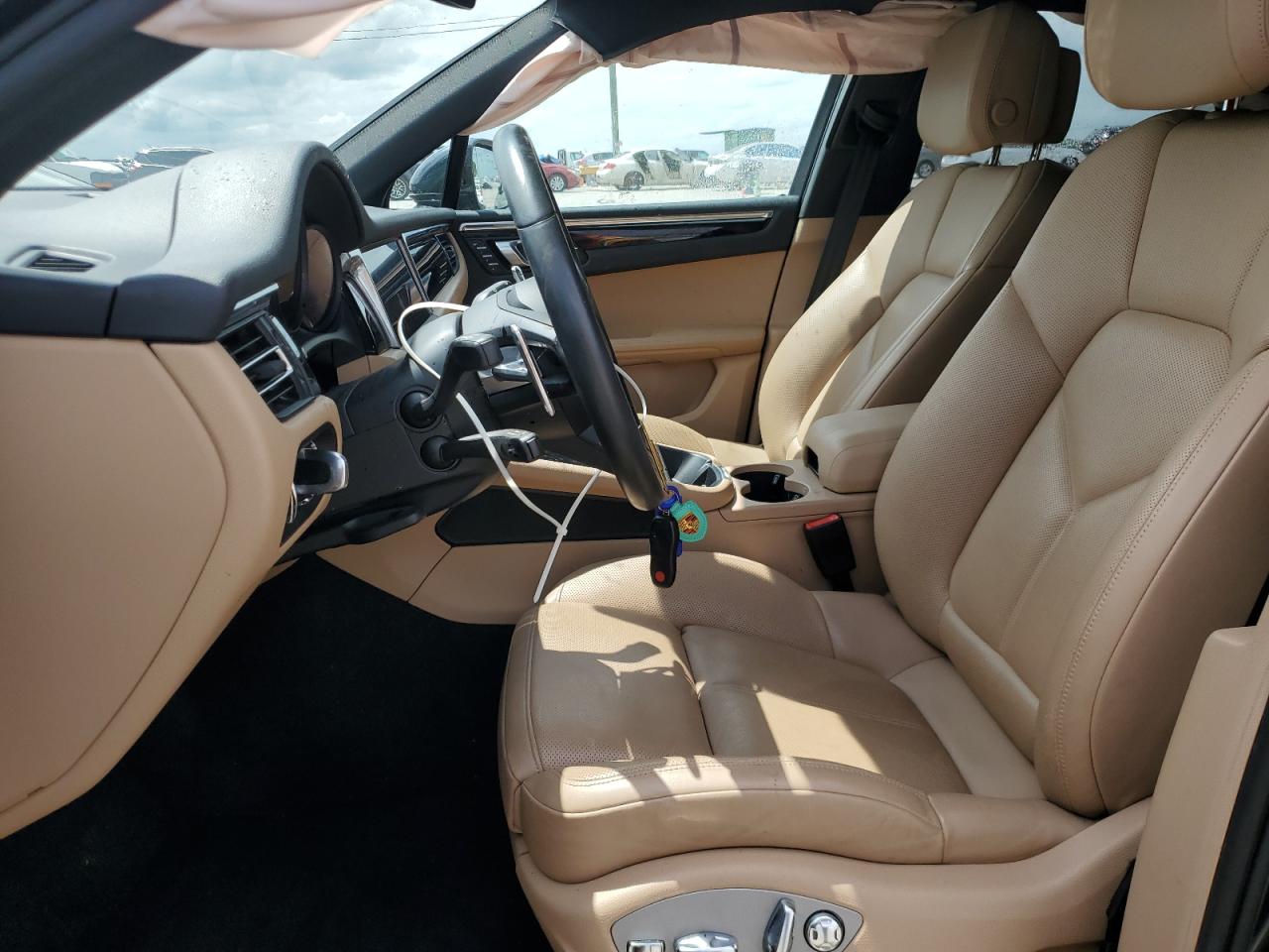 2023 PORSCHE MACAN