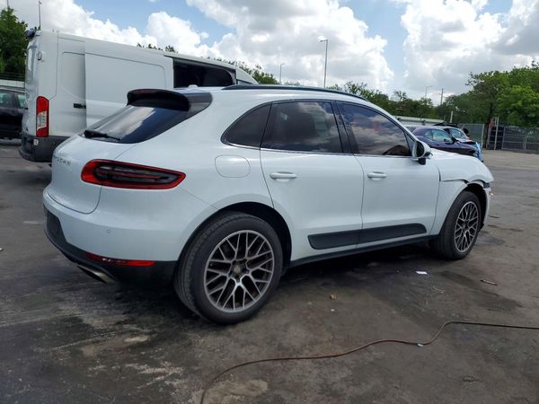 2017 PORSCHE MACAN