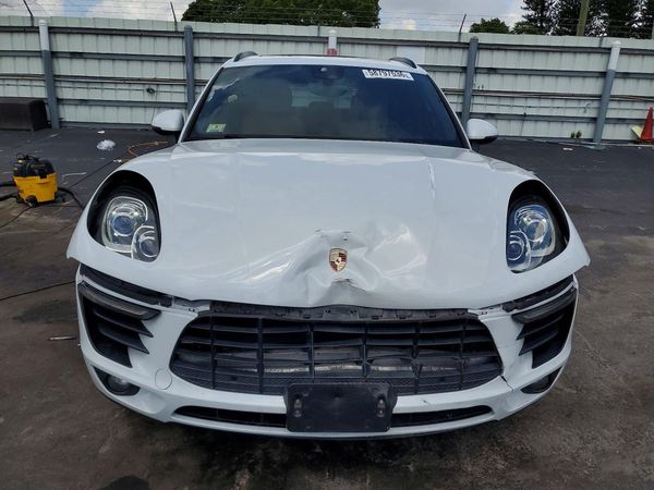 2017 PORSCHE MACAN