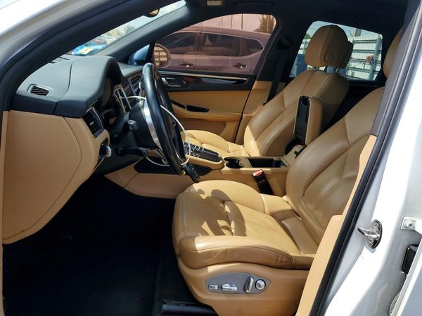 2017 PORSCHE MACAN
