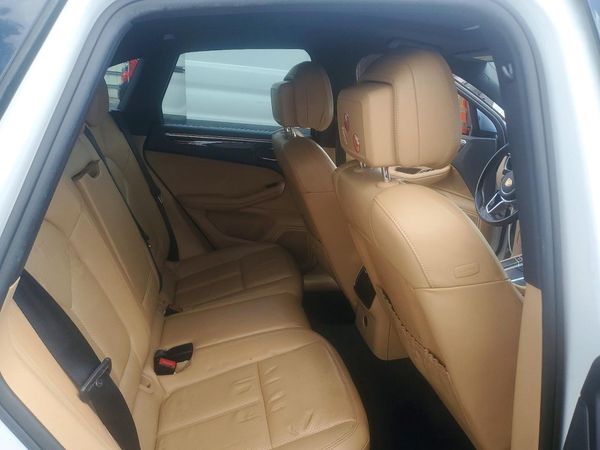 2017 PORSCHE MACAN
