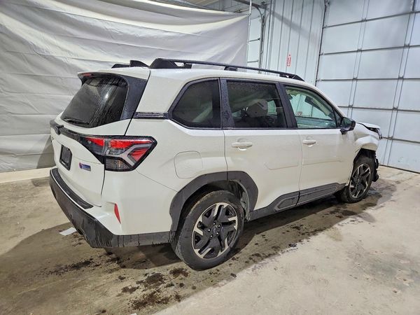 2025 SUBARU FORESTER Limited