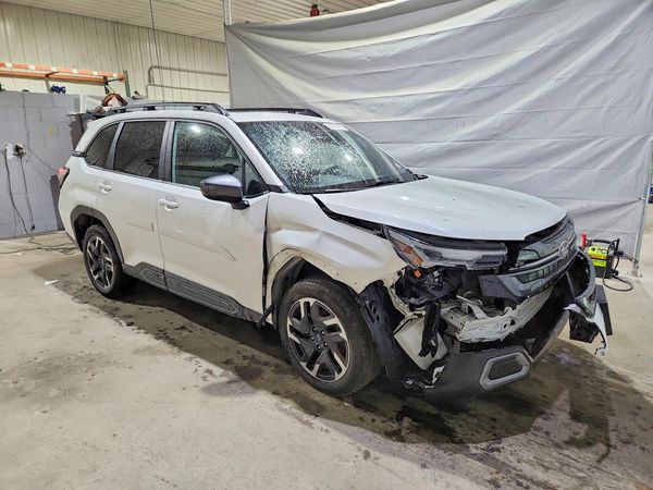 2025 SUBARU FORESTER Limited