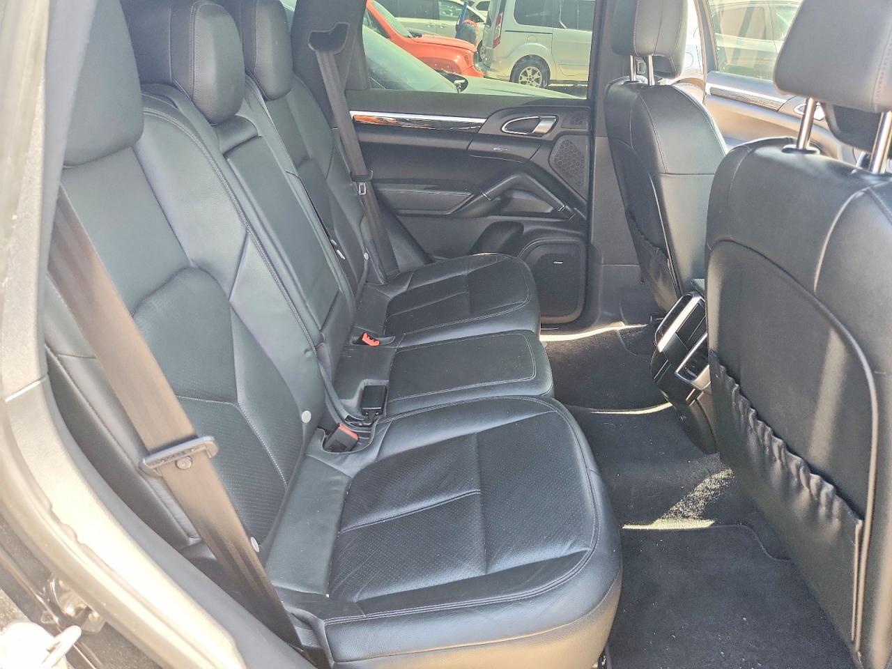 2014 PORSCHE CAYENNE S