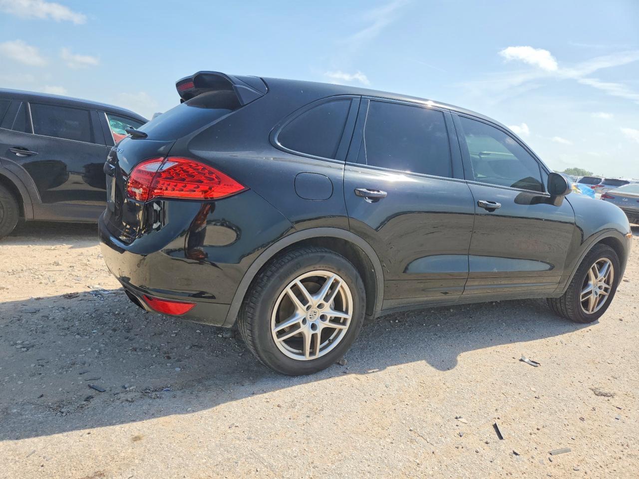 2014 PORSCHE CAYENNE S