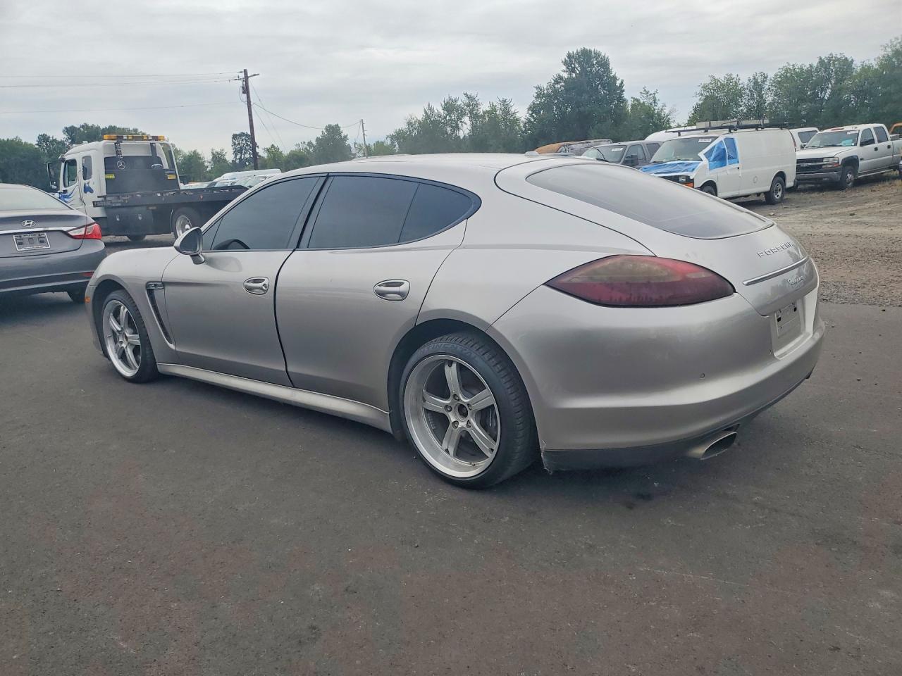 2011 PORSCHE PANAMERA Base (2WD), 4 (4WD)