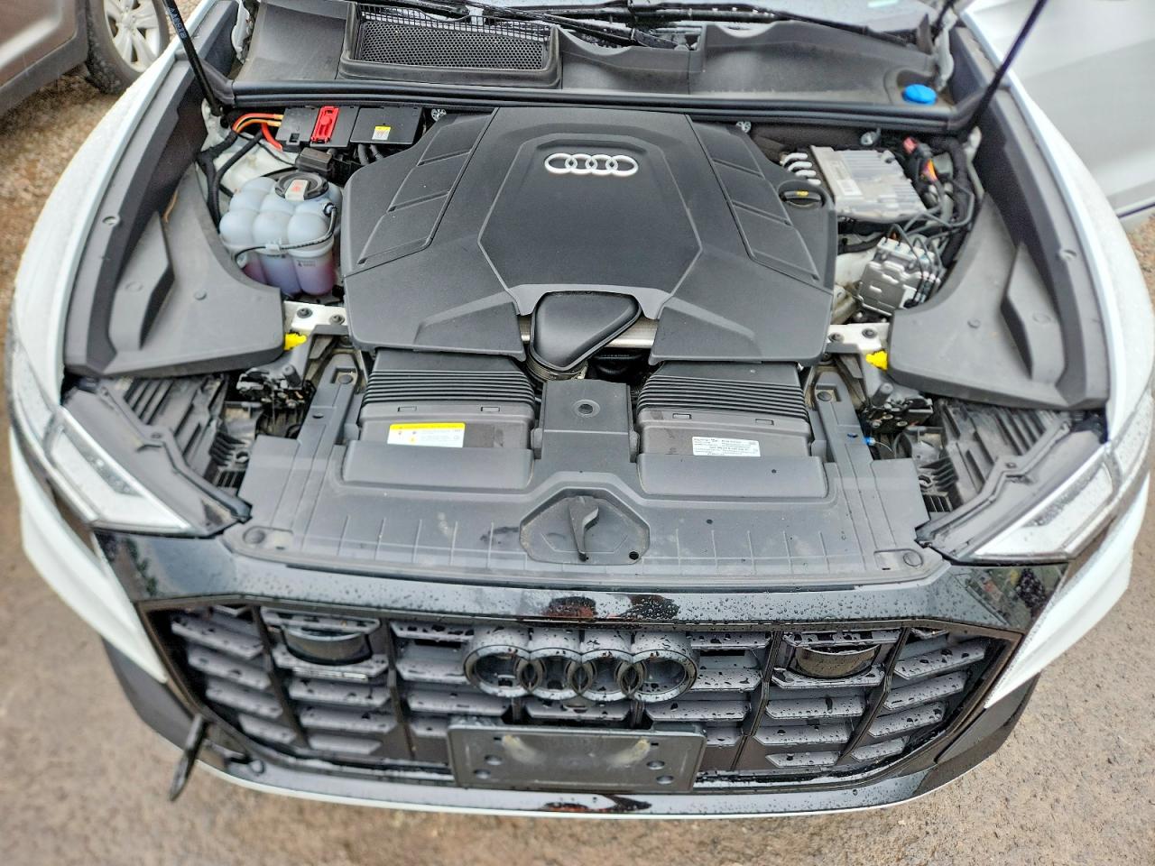 2022 AUDI Q8