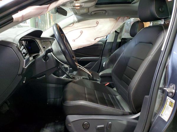 2023 VOLKSWAGEN JETTA SE w/ Sunroof