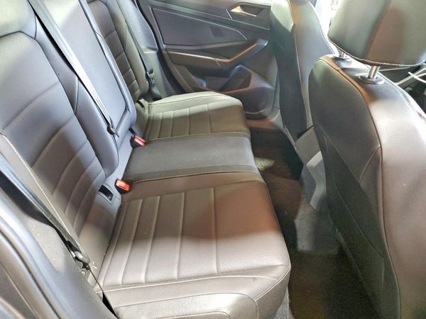 2023 VOLKSWAGEN JETTA SE w/ Sunroof