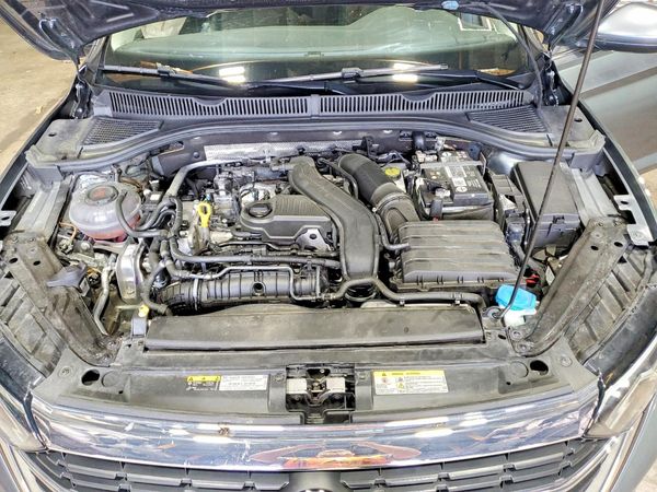 2023 VOLKSWAGEN JETTA SE w/ Sunroof