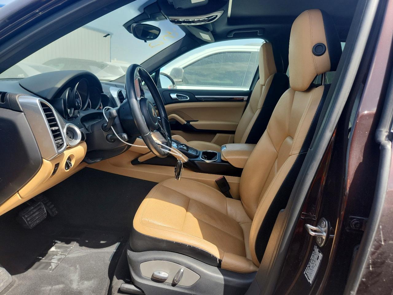 2016 PORSCHE CAYENNE
