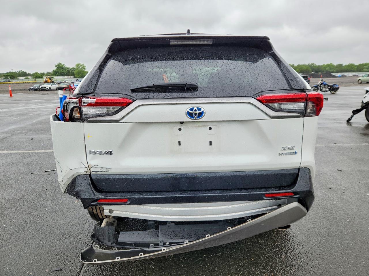 2024 TOYOTA RAV4 XSE