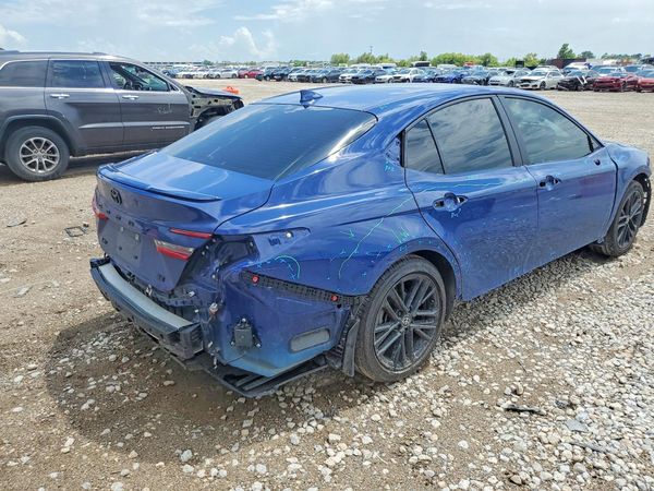 2025 TOYOTA CAMRY