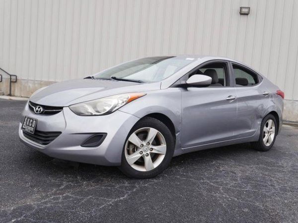 2013 HYUNDAI ELANTRA