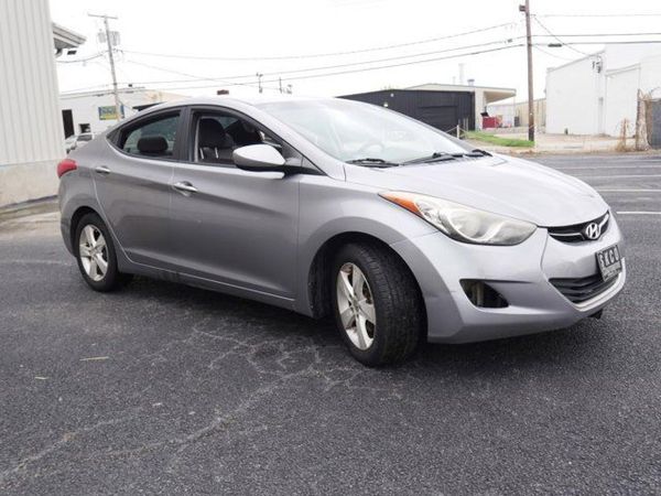 2013 HYUNDAI ELANTRA