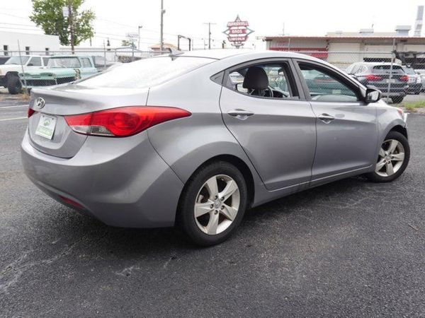 2013 HYUNDAI ELANTRA