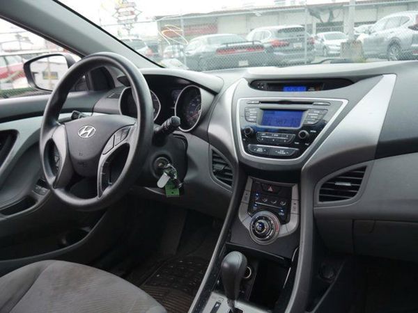 2013 HYUNDAI ELANTRA
