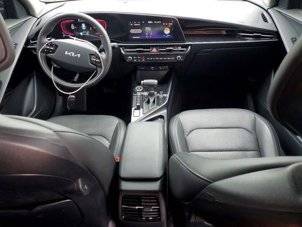 2025 KIA NIRO
