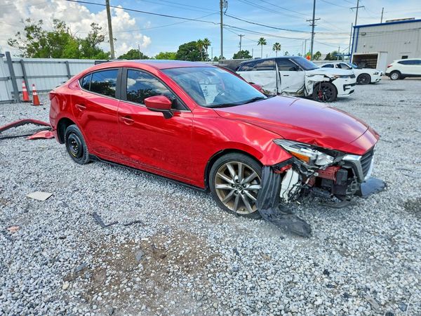 2018 MAZDA 3 Touring