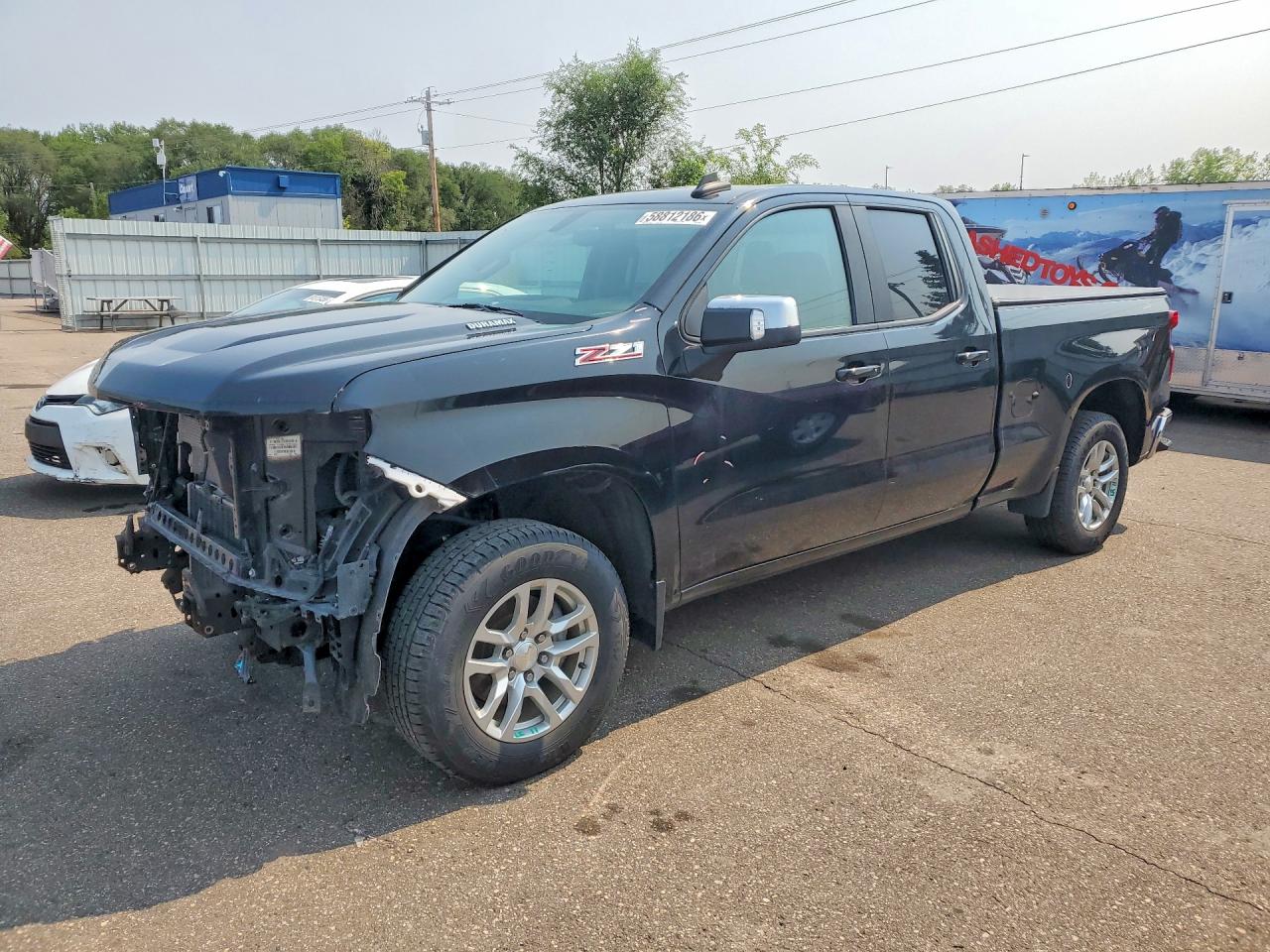 2022 CHEVROLET SILVERADO LT — Front 3/4