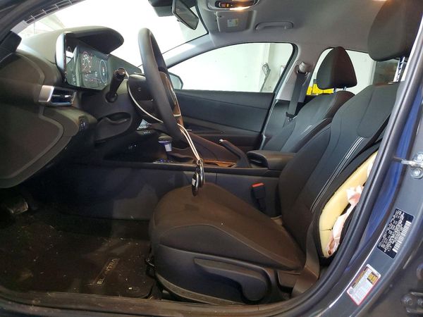 2024 HYUNDAI ELANTRA
