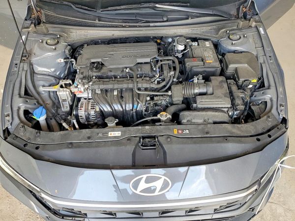 2024 HYUNDAI ELANTRA