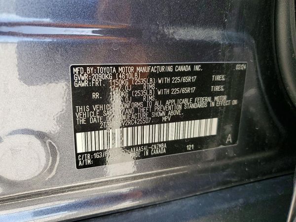2024 TOYOTA RAV4 XLE