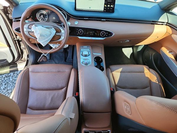 2025 GENESIS GV70