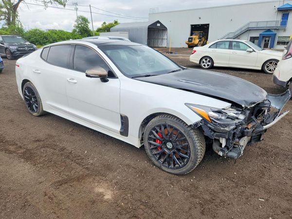 2018 KIA STINGER