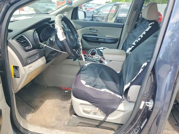 2016 KIA SEDONA LX - Middle-low