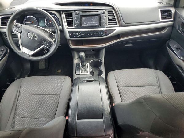 2016 TOYOTA HIGHLANDER