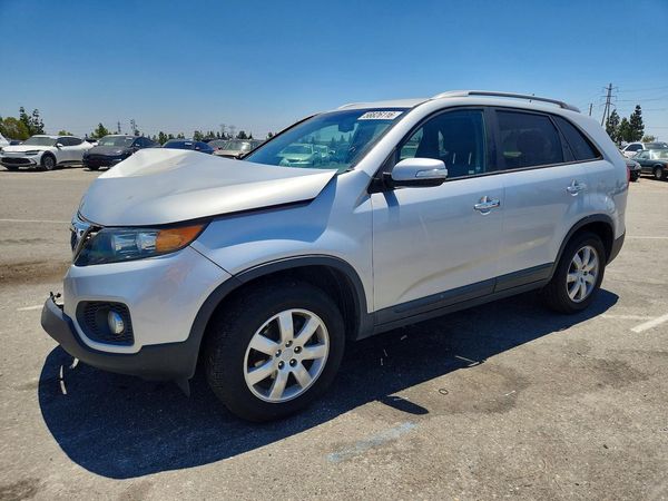 2013 KIA SORENTO Base / LX