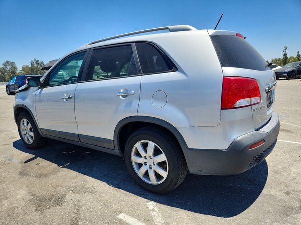 2013 KIA SORENTO Base / LX