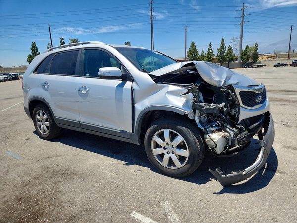 2013 KIA SORENTO Base / LX