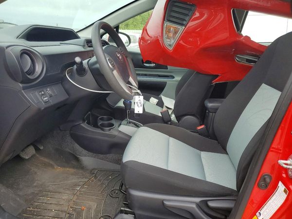 2013 TOYOTA PRIUS — DENT