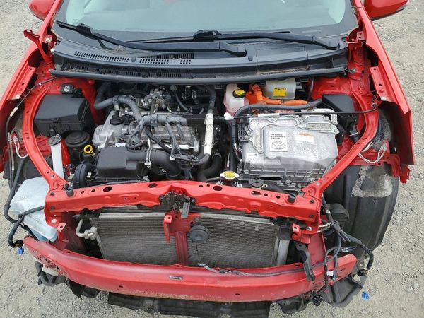 2013 TOYOTA PRIUS — Engine bay