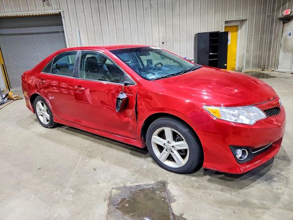 2014 TOYOTA CAMRY