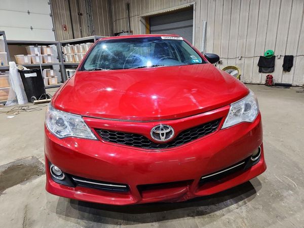 2014 TOYOTA CAMRY