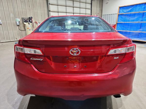 2014 TOYOTA CAMRY