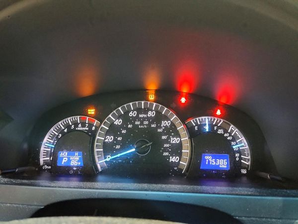 2014 TOYOTA CAMRY