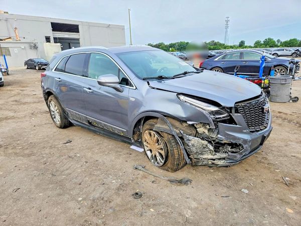 2021 CADILLAC XT5 Premium Luxury — Passenger 3/4