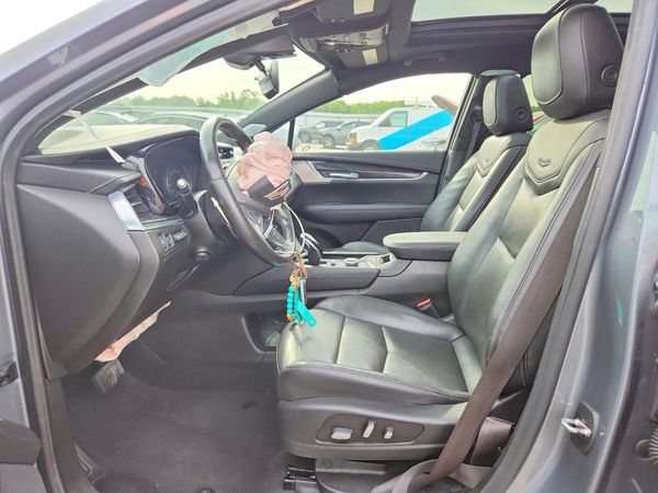 2021 CADILLAC XT5 Premium Luxury — DENT