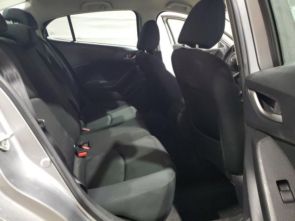 2015 MAZDA 3