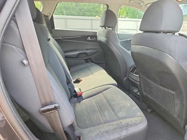 2018 KIA SORENTO L, LX