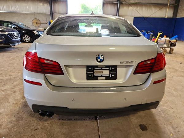2016 BMW 528