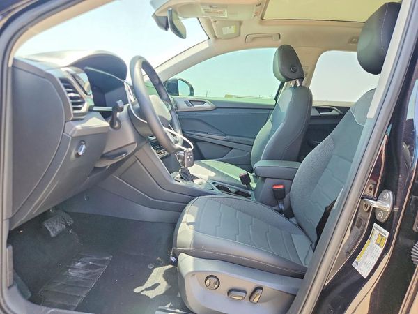 2025 VOLKSWAGEN TAOS SE Black