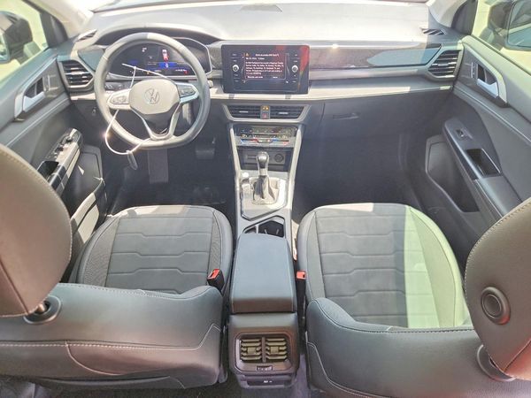 2025 VOLKSWAGEN TAOS SE Black